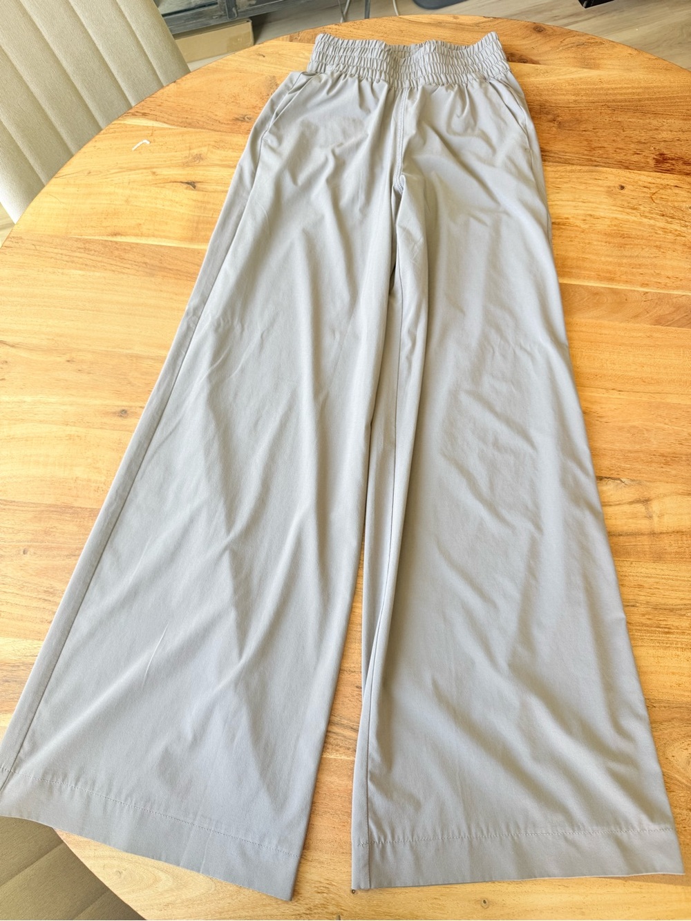 Rare color Vuori Villa Wide-Leg Pants in Smoke Gray color size XXS